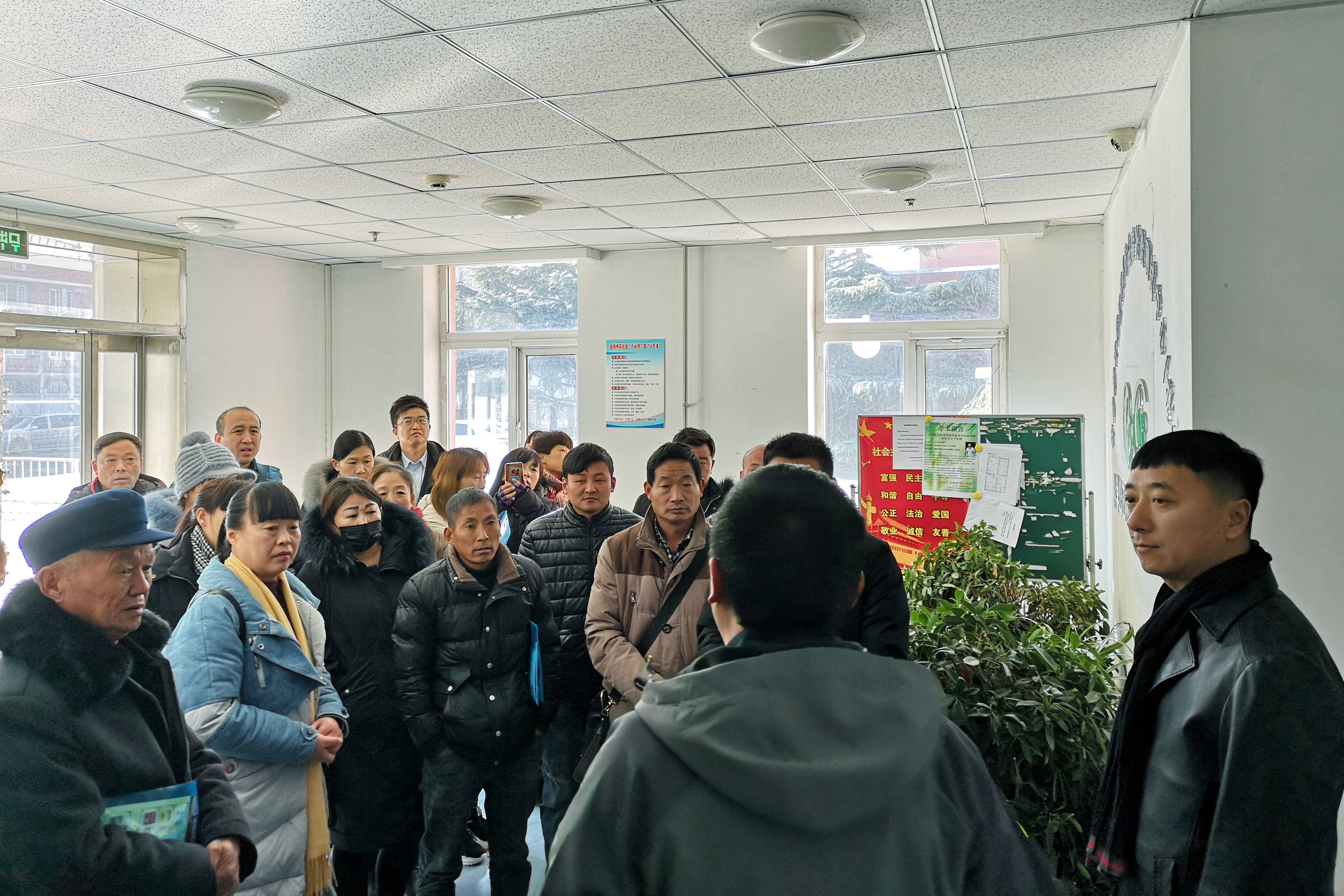 參觀1.jpg 參觀1.jpg